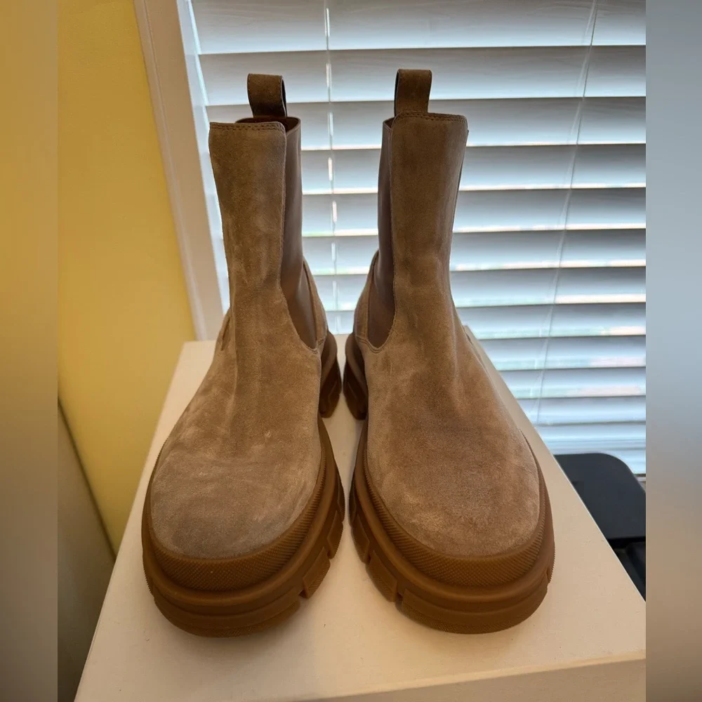 MONCLER Hevea Chelsea Light Beige Leather Boots, EU 39 - Picture 5 of 11